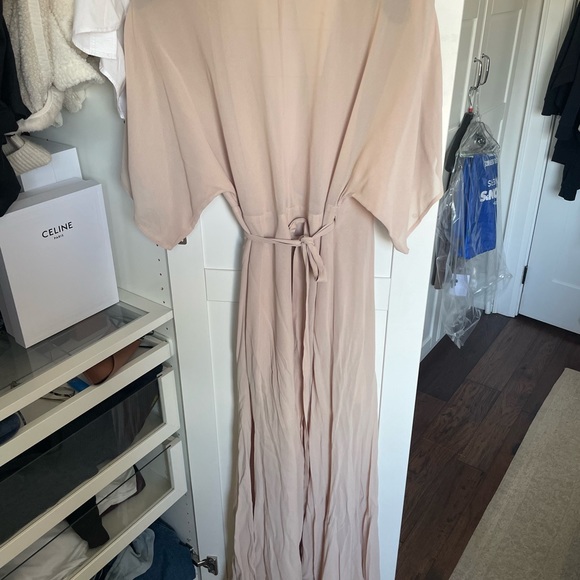 Reformation Winslow Wrap dress in Champagne size large. - Picture 6 of 6